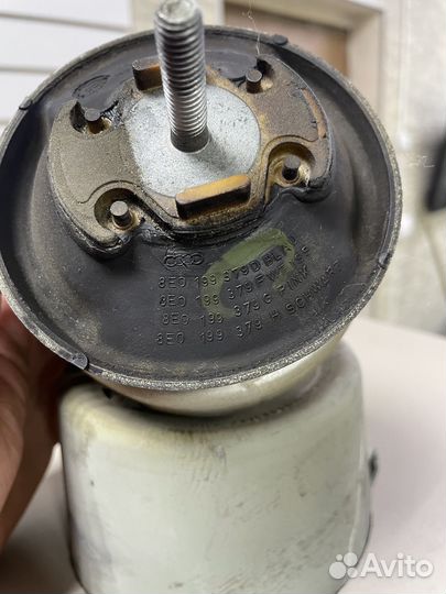 Опора двигателя Ауди А4 8Е Б3 ASN BBJ