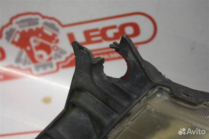 Фара левая Mitsubishi MR566909