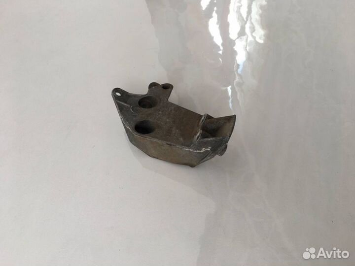 Кронштейн опоры двигателя левый Лада Гранта 8кл