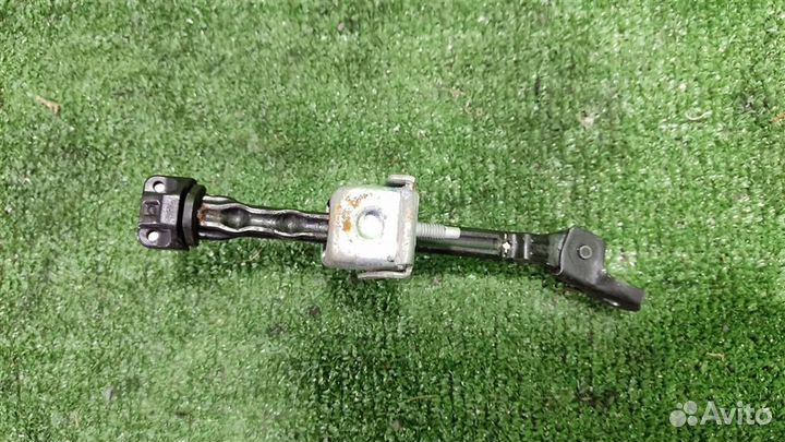 Ограничитель двери задней левой Opel Astra J 2010