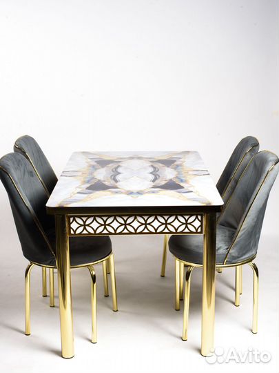 Стол раскладной и стулья мягкие 6 шт