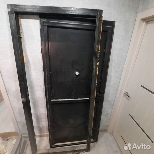 Дверь входная металлическая