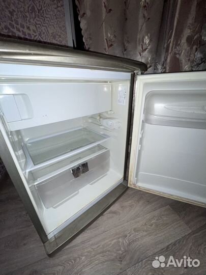 Холодильник бу маленький высота 85