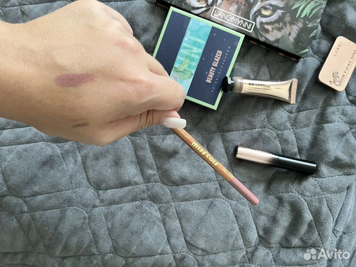 Набор косметики пакетом