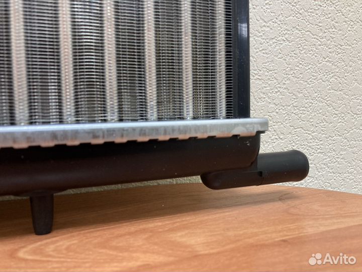 Радиатор охлаждения Пежо Партнер I