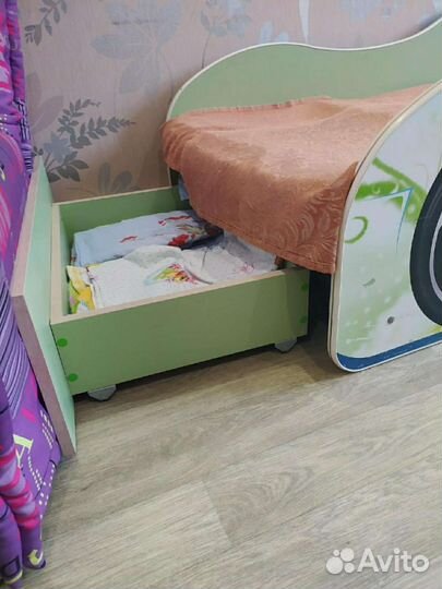 Кровать, стенка, матрас