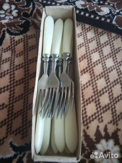 Набор вилок и ножей СССР костяными ручками