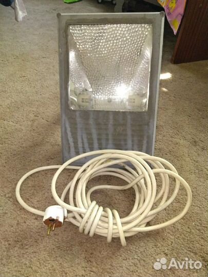 Прожектор (уличный светильник)