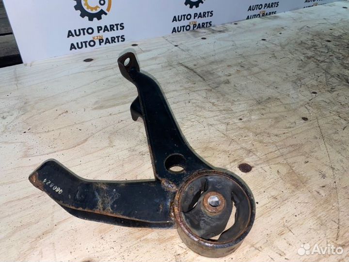 Подушка двигателя Mitsubishi Outlander XL 2.4 2009