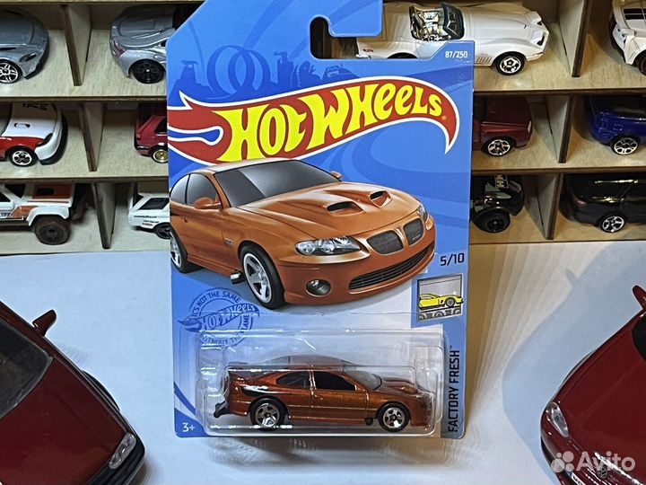 Hot wheels машинки