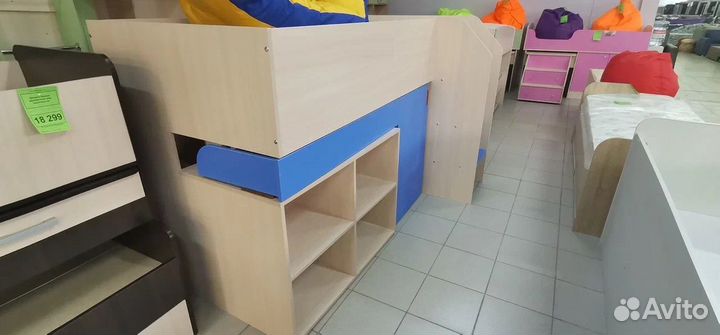 Детская кровать чердак со столом