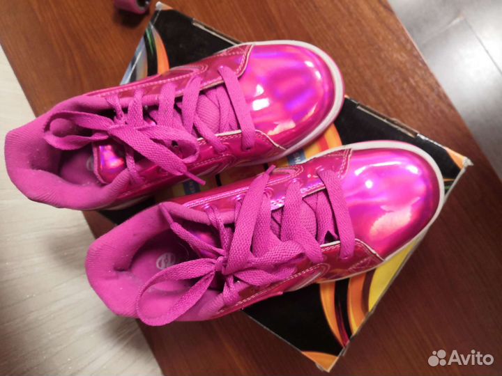 Кроссовки на роликах Heelys