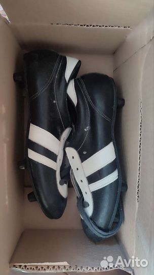 Футбольные бутсы