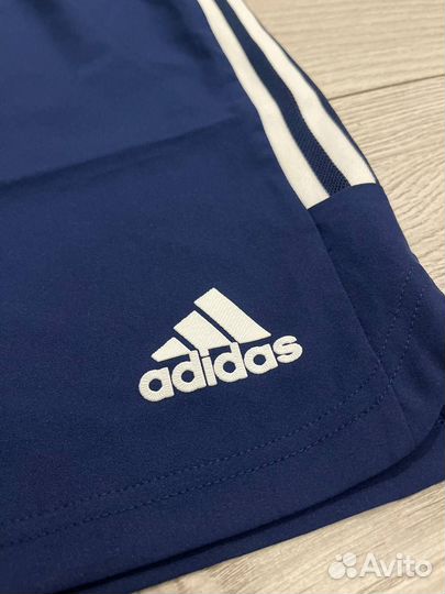 Спортивные шорты Adidas M