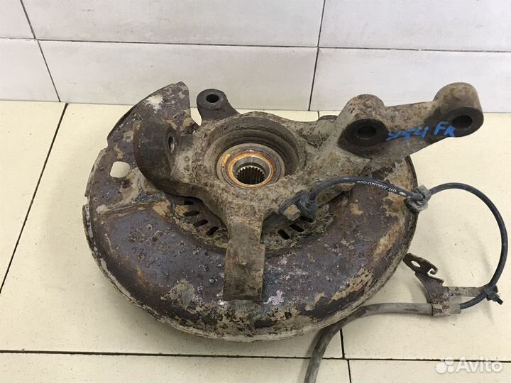 Кулак поворотный передний правый M2 (2010-1014)