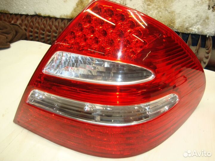 Фонарь задний правый W211 A2118200664