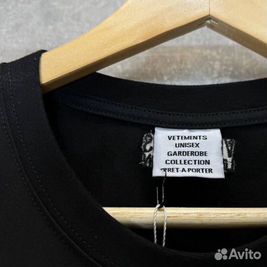 Футболка vetements