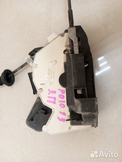 Замок задней правой двери Volkswagen Polo седан