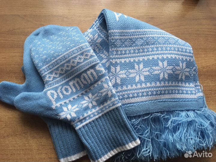 Женский шарф и варежки