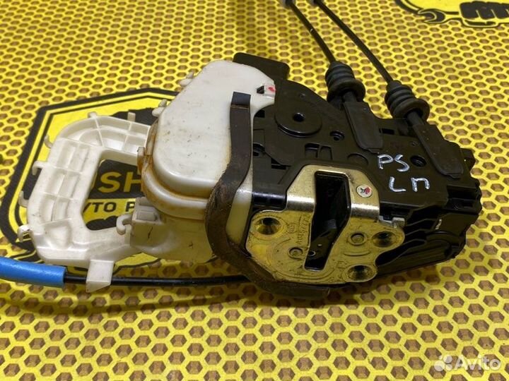 Замок двери передней левой Kia Soul