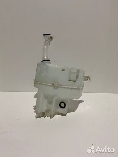 Бачок стеклоомывателя Toyota Camry V70 V75