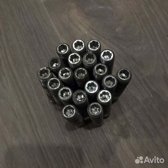 Шпильки колесные м12х1.5