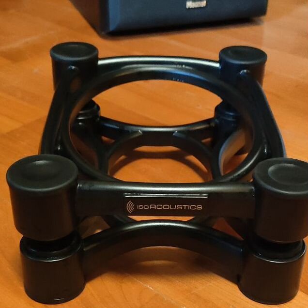 IsoAcoustics ISO-200SUB