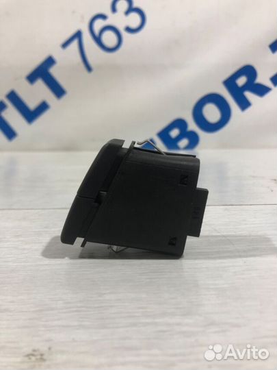 Кнопка аварийки BMW X3 e83 2.5 ат