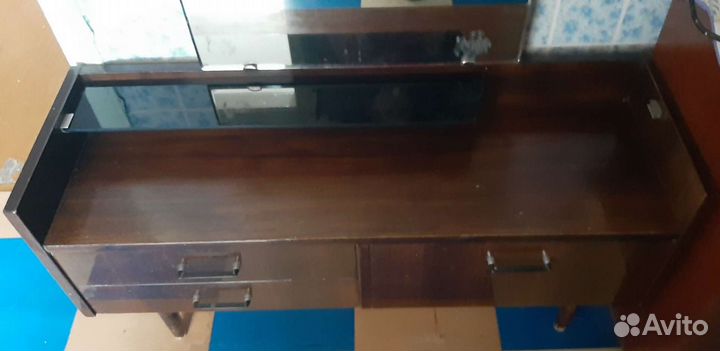 Трюмо с зеркалом бу