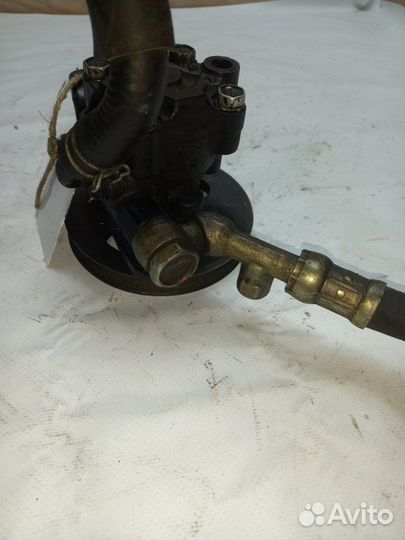 Насос гидроусилителя руля Nissan Elgrand AE50