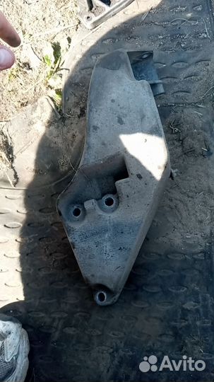 Кронштейн генератора Opel Vectra B