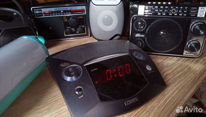 Радиоприемник,блютуз Колонка флешка