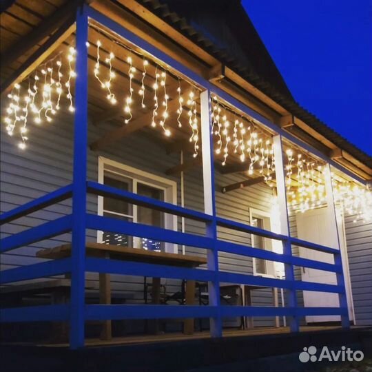 Световое украшение домов. Гирлянда-бахрома уличная