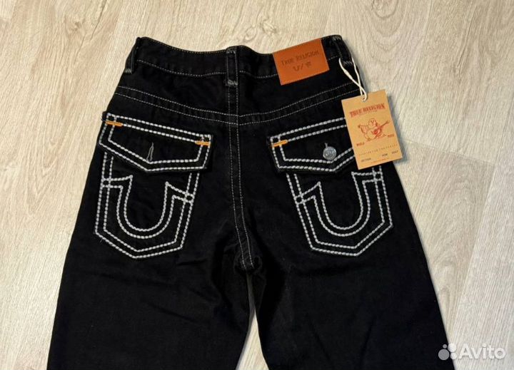 Джинсы широкие True Religion