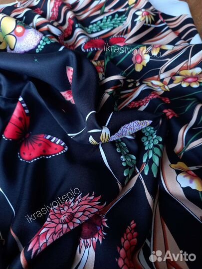 Платок шелковый новый