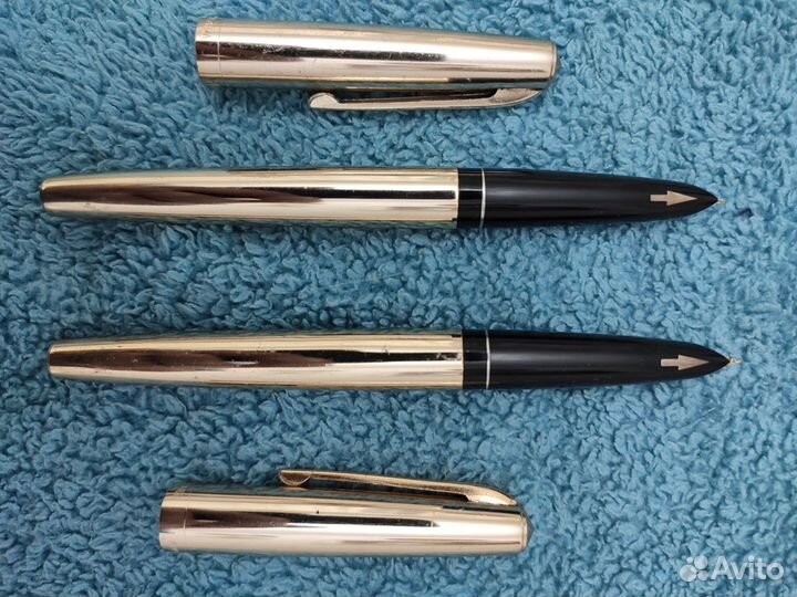 Ручка с золотым пером