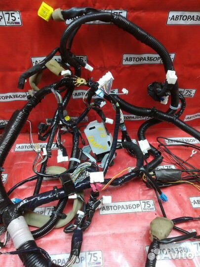 Коса под торпедо Nissan Note E12 HR12DDR