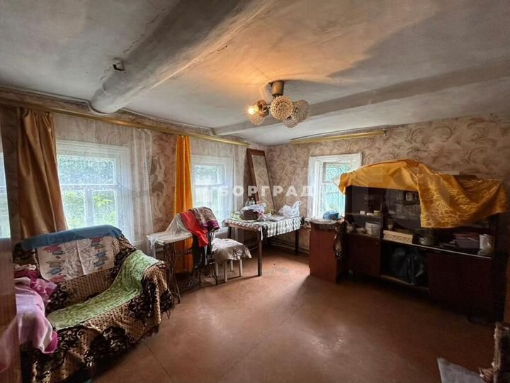 Дом 33,7 м² на участке 8 сот.