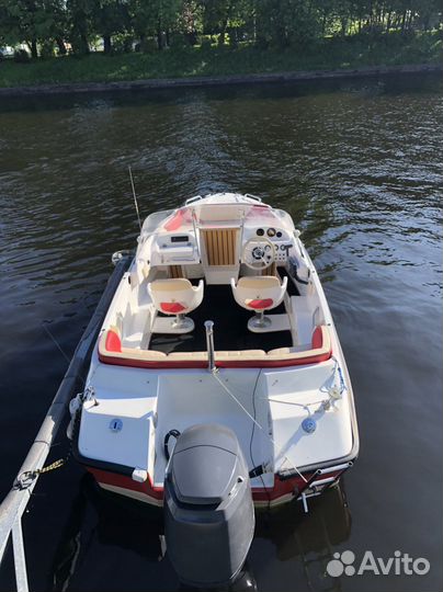 Прогулки на катере Аренда катера с капитаном