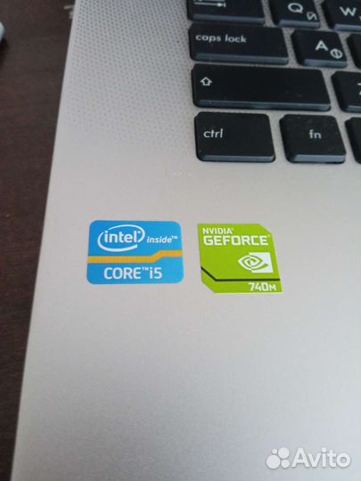 Ноутбук asus