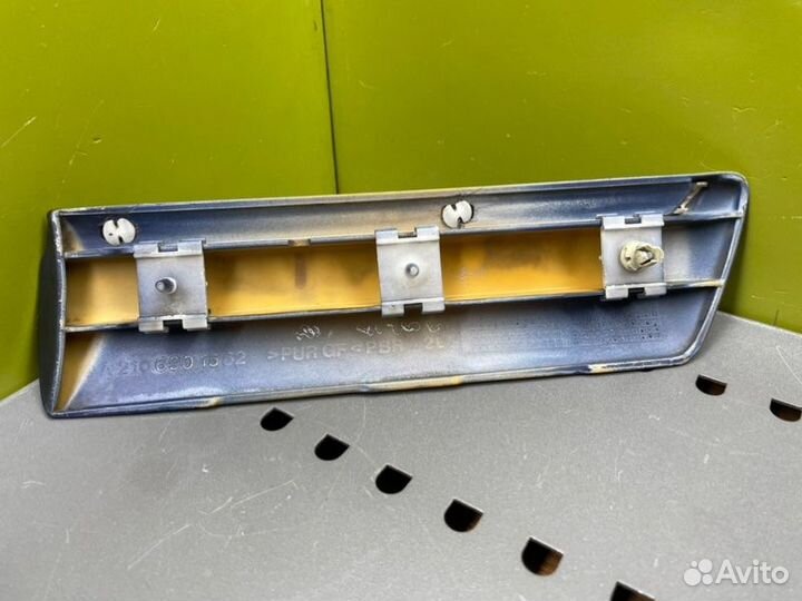 Молдинг на крыло передний левый Mercedes-Benz