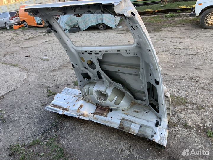 Заднее правое крыло Nissan Serena PC 24