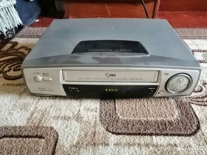 Видеомагнитофон LG BC290W