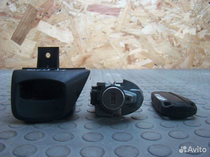 BMW X1 E84 Замок зажигания