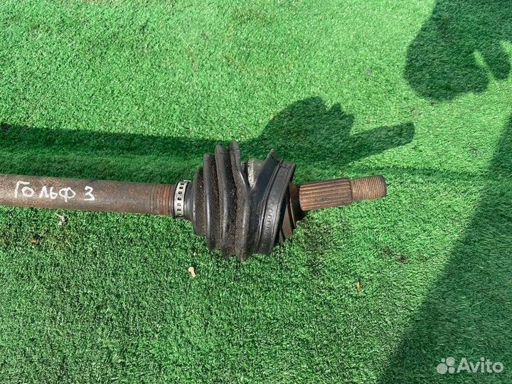 Полуось (привод) передняя левая L Volkswagen Golf