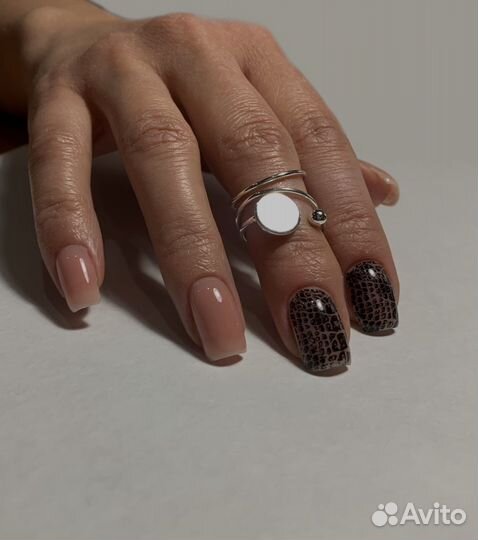 Нужна модель на маникюр