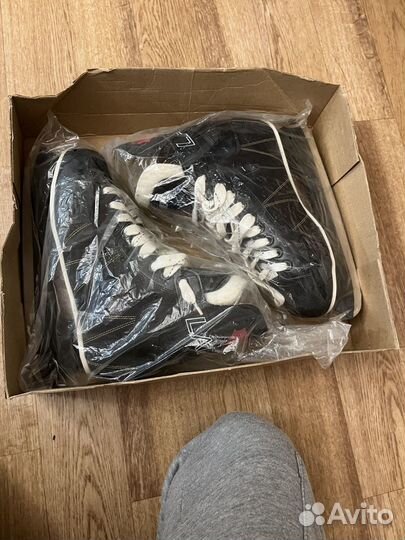 Коньки хоккейные larsen 42 размер