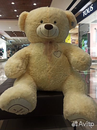 Большой плюшевый мишка