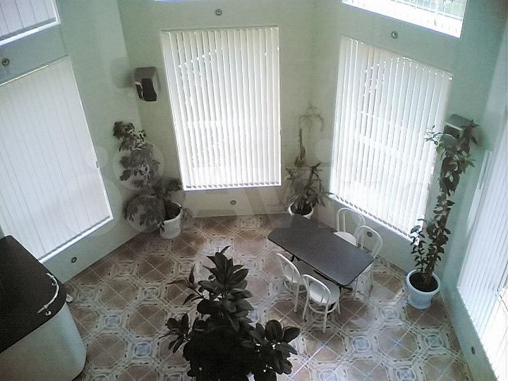 Дом 599 м² на участке 7,6 сот.