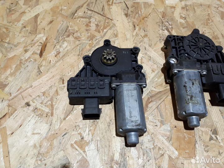 Моторчик стеклоподъемника Opel Astra H 2004-2014